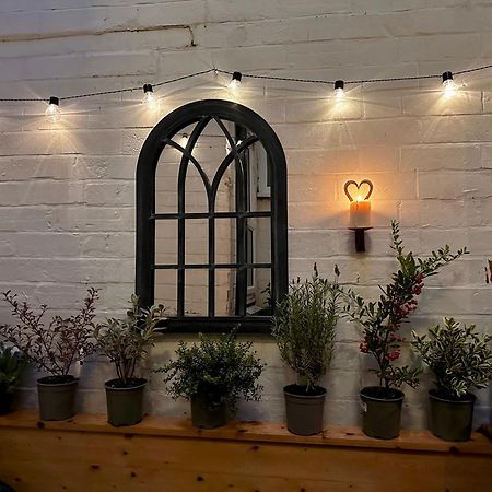 The Bolt Hole - Stratford Upon Avon - Central - Free Offstreet Parking - 2 Bed Luxury Apartment Buitenkant foto